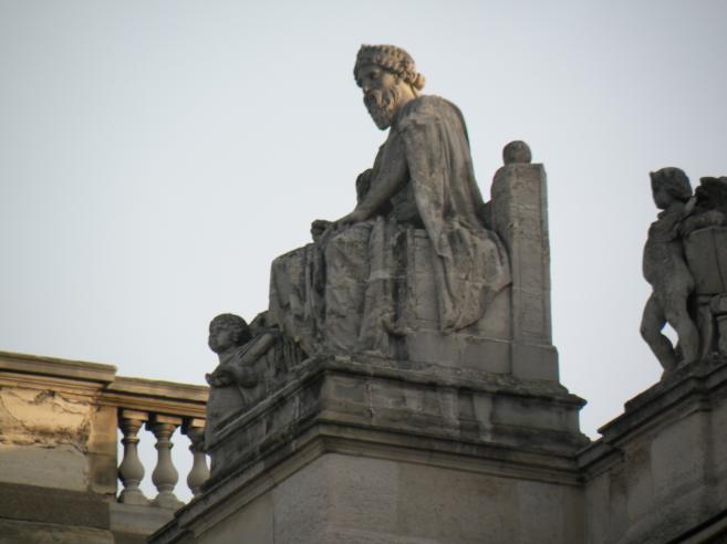  statue extérieure (Louvre)
